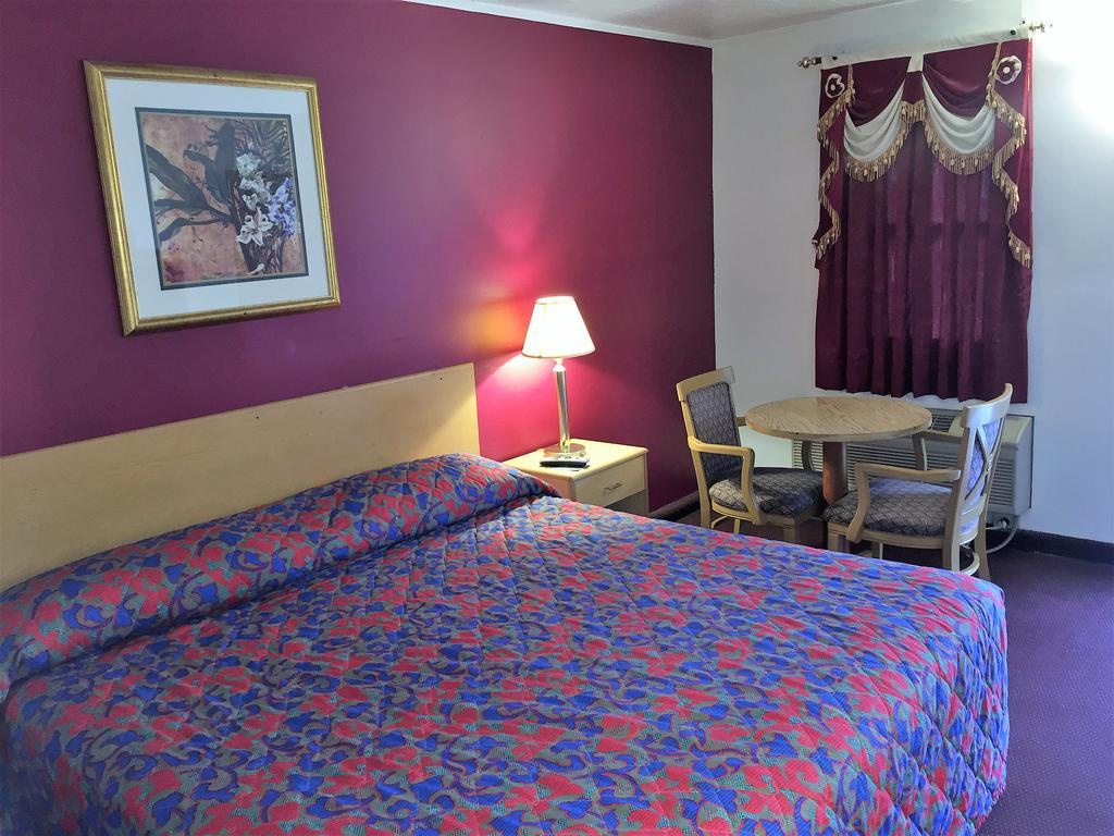 Budget Inn Wrightstown Bagian luar foto