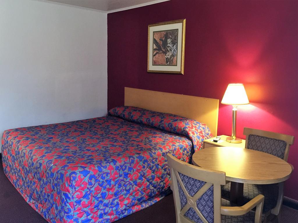 Budget Inn Wrightstown Bagian luar foto