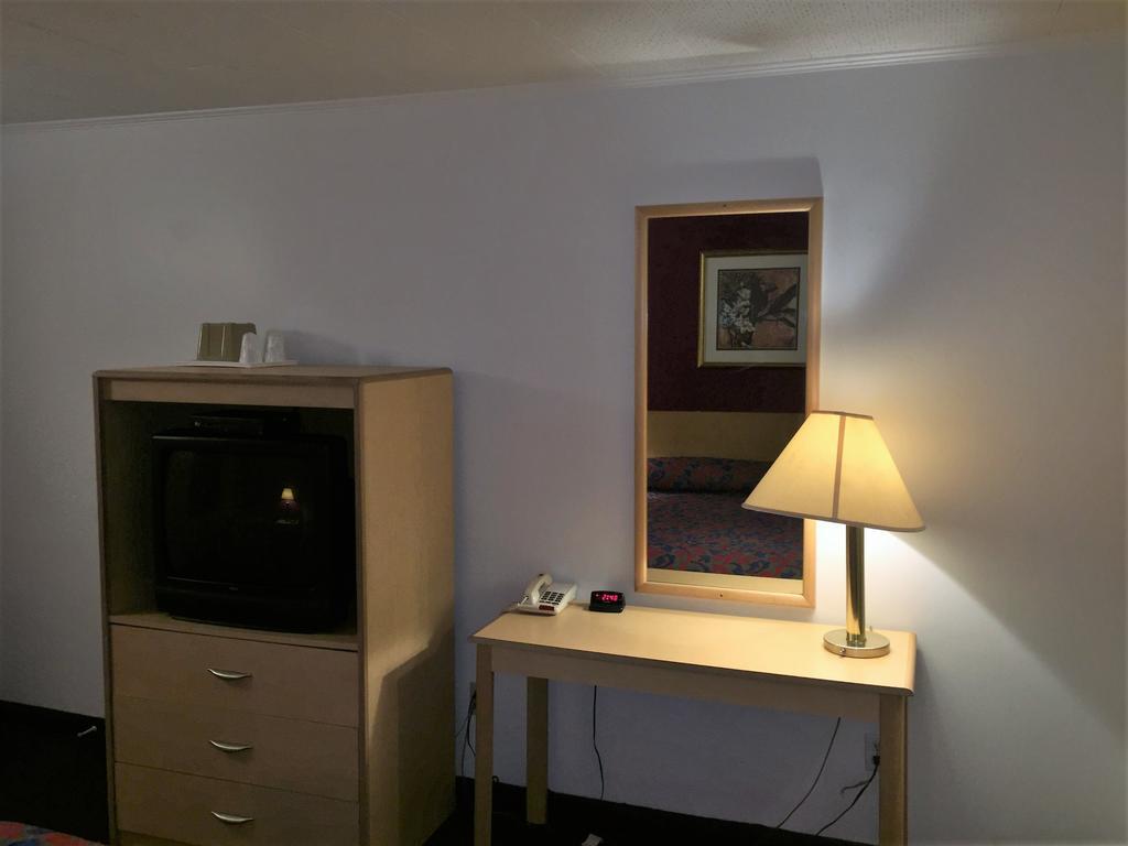 Budget Inn Wrightstown Bagian luar foto