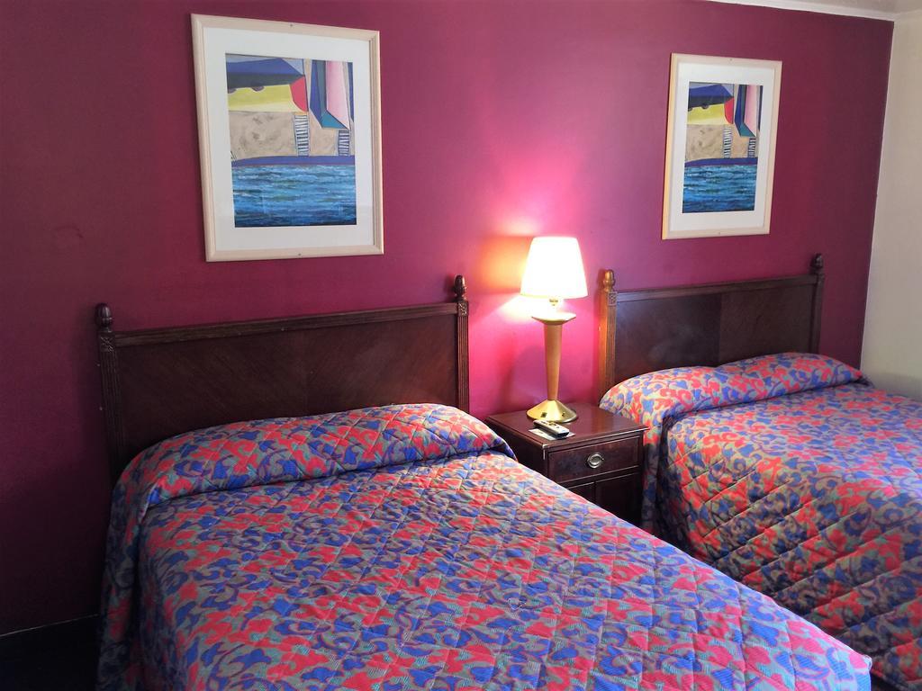 Budget Inn Wrightstown Bagian luar foto